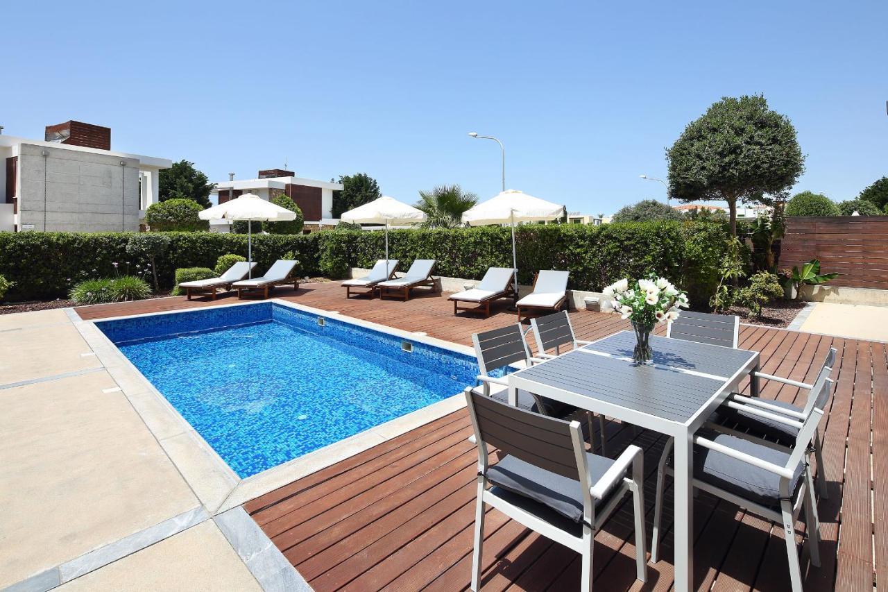 Paradise Cove Luxurious Beach Villas Paphos Eksteriør billede