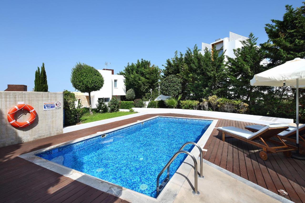 Paradise Cove Luxurious Beach Villas Paphos Eksteriør billede