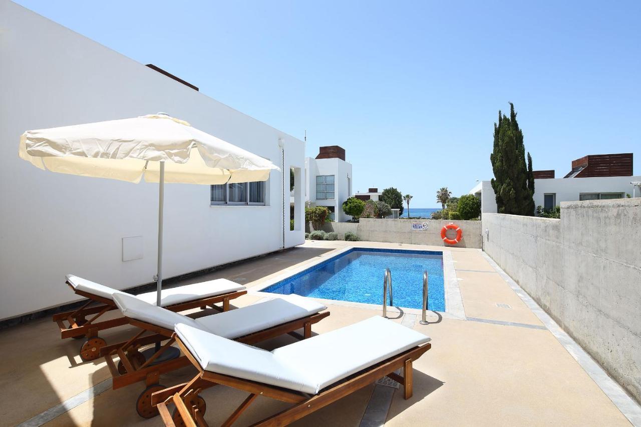 Paradise Cove Luxurious Beach Villas Paphos Eksteriør billede