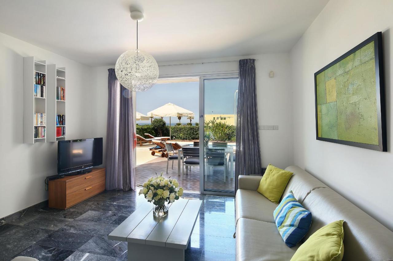 Paradise Cove Luxurious Beach Villas Paphos Eksteriør billede