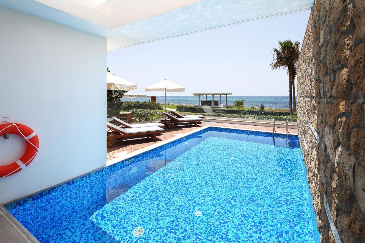 Paradise Cove Luxurious Beach Villas Paphos Eksteriør billede