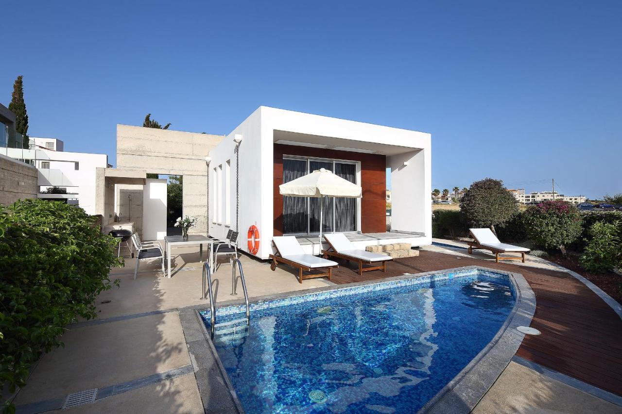 Paradise Cove Luxurious Beach Villas Paphos Eksteriør billede