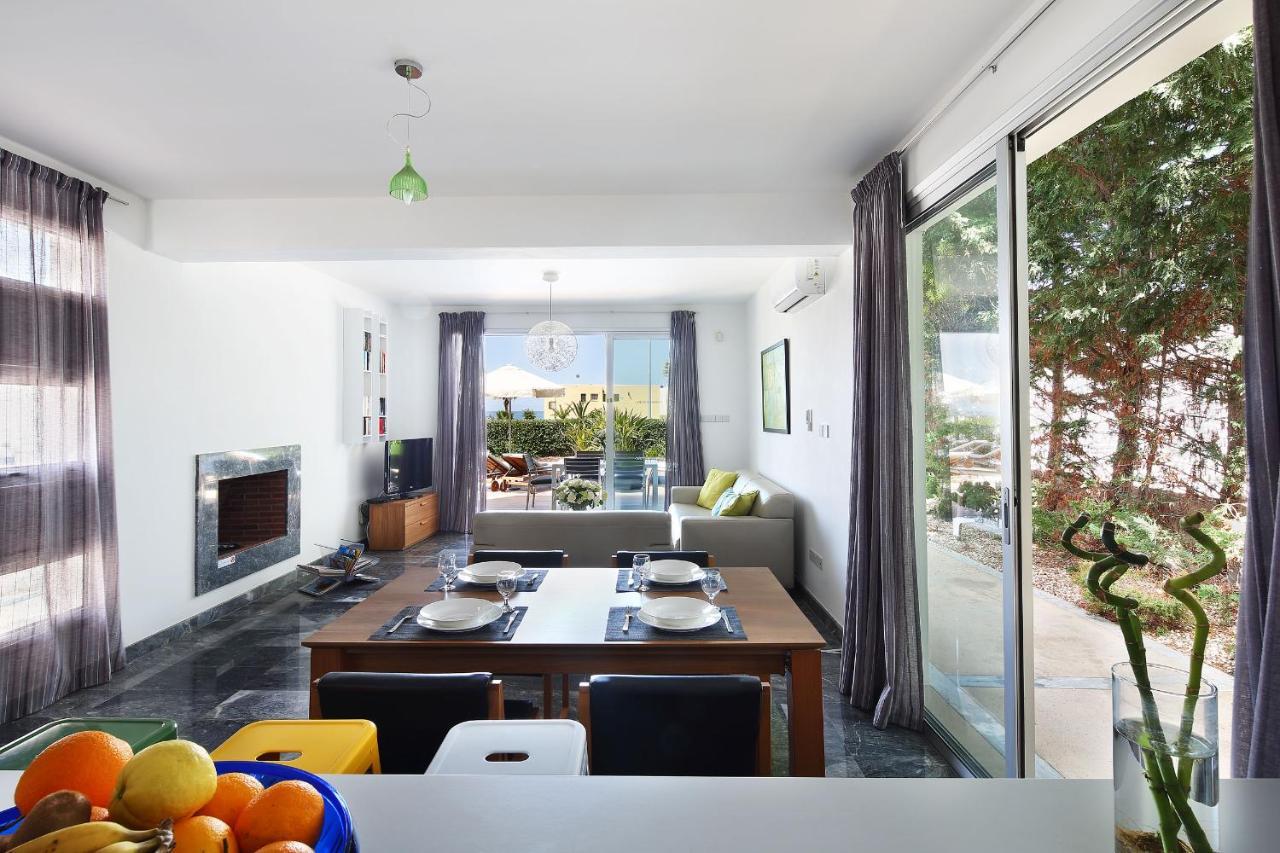 Paradise Cove Luxurious Beach Villas Paphos Eksteriør billede