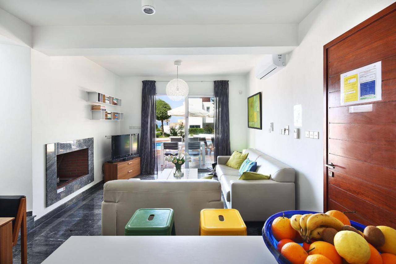 Paradise Cove Luxurious Beach Villas Paphos Eksteriør billede