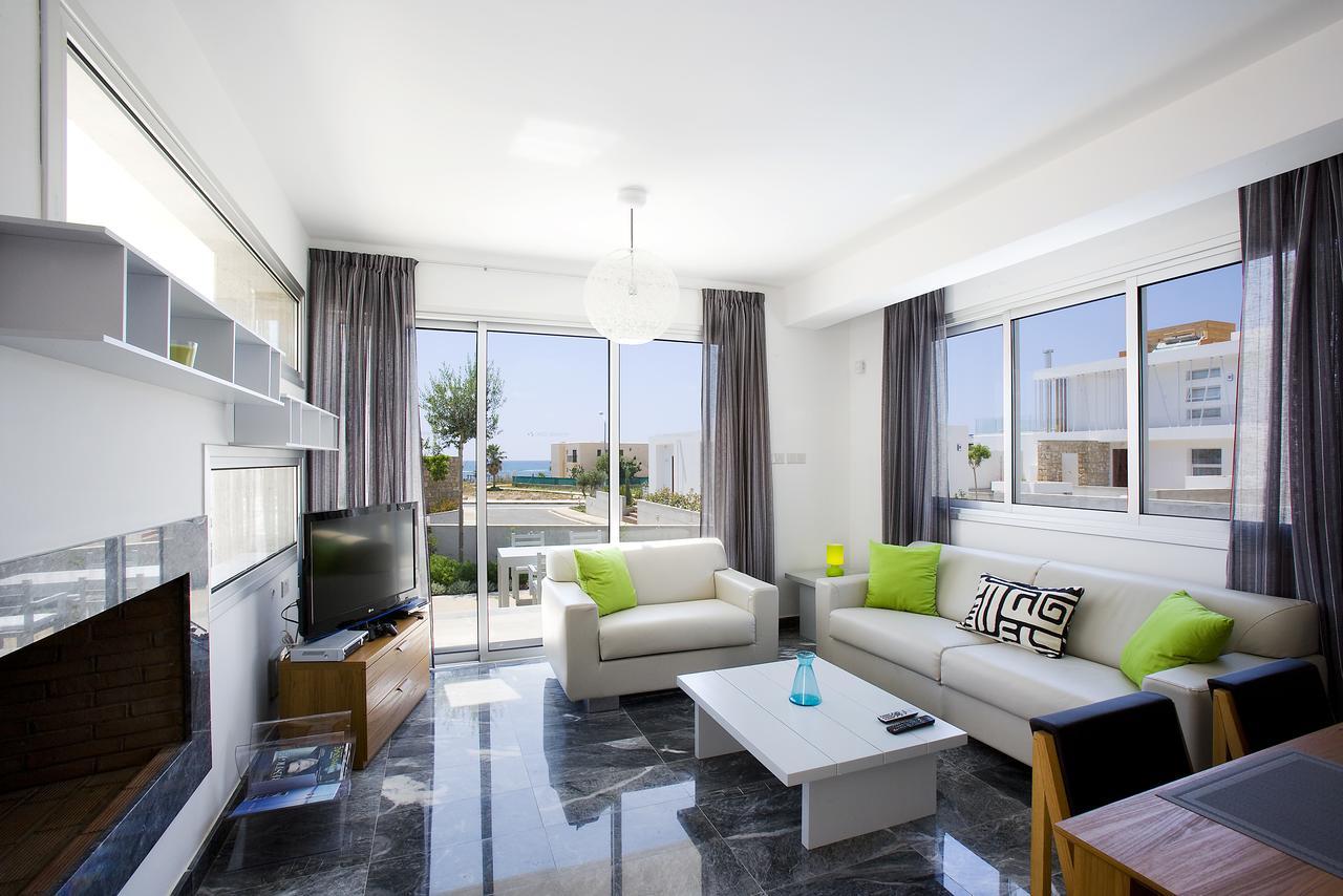 Paradise Cove Luxurious Beach Villas Paphos Eksteriør billede